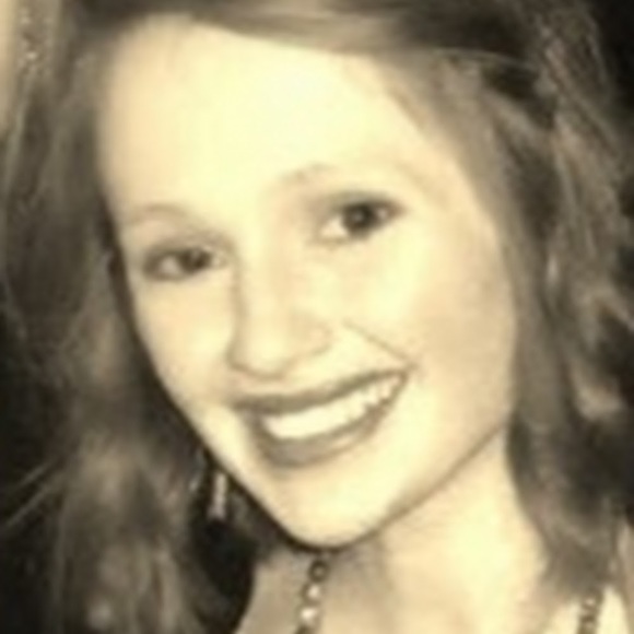 Meet your Posher, Nathalie - Picture 2 of 2